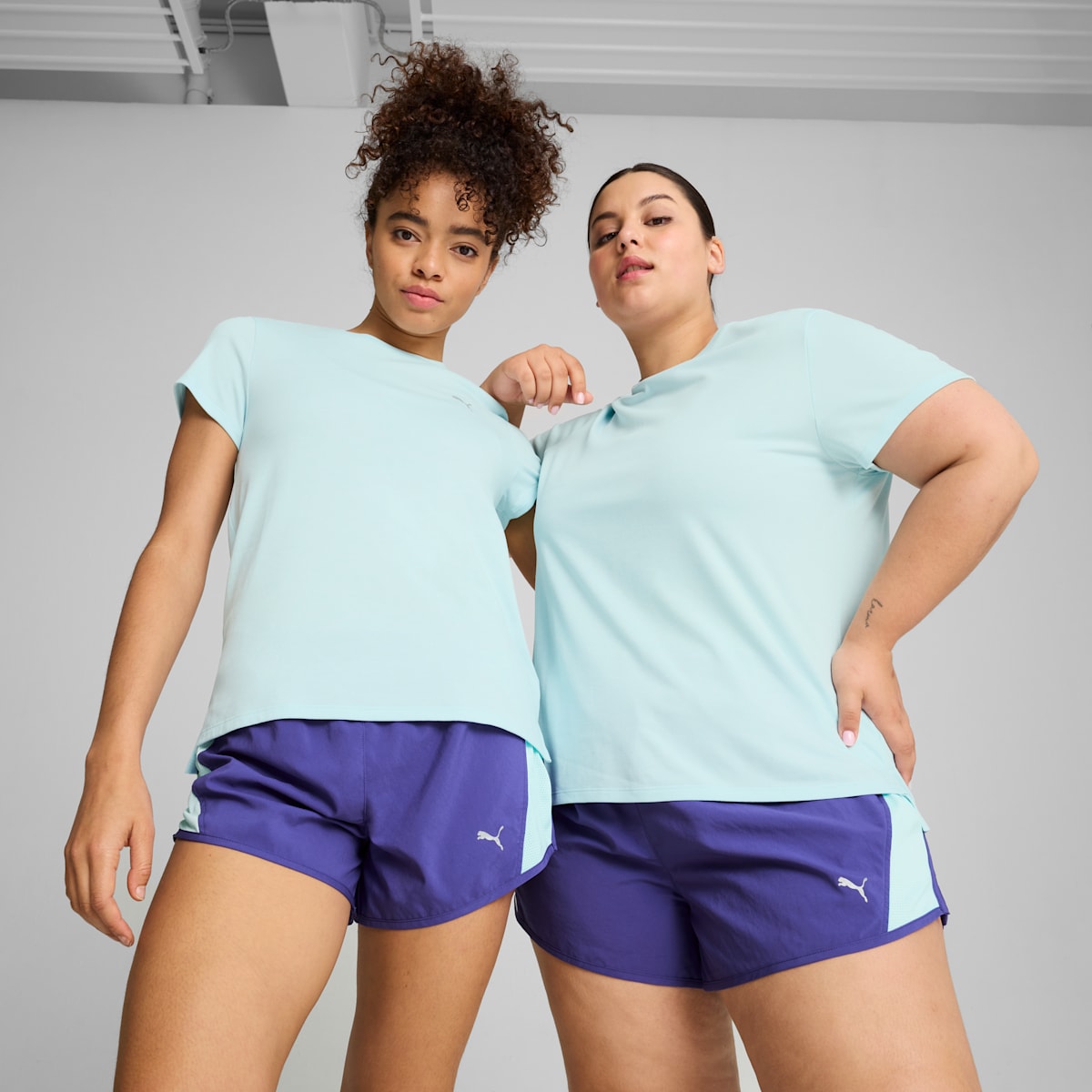 RUN FAVORITE Heather Short-Sleeve Tee Women - Nitro Blue model image