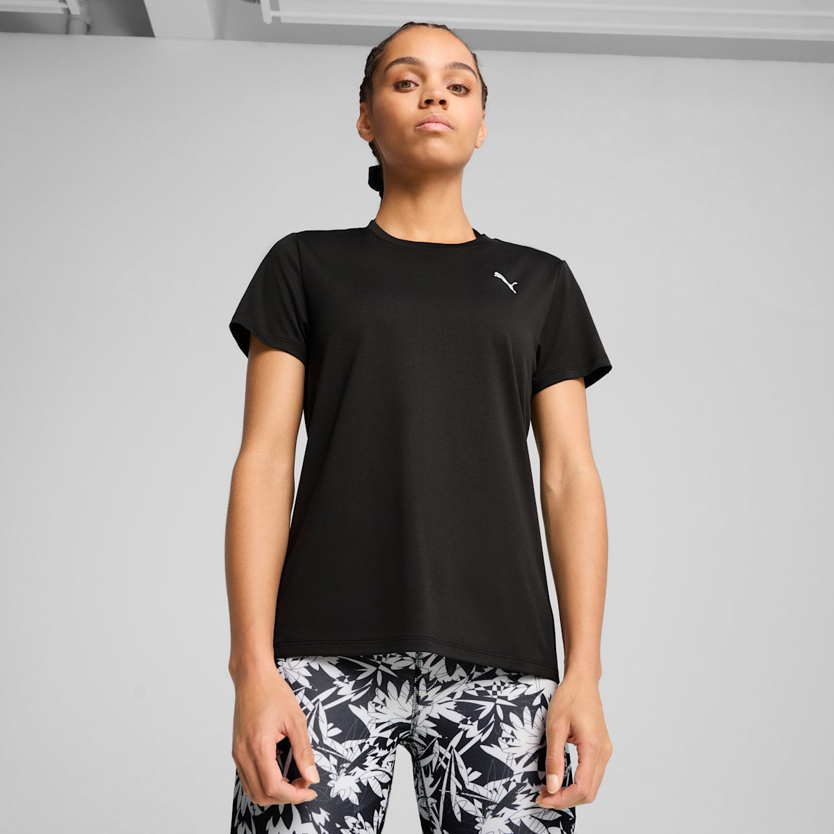 Train All Day Essentials Women's Crew Tee - PUMA Black model image