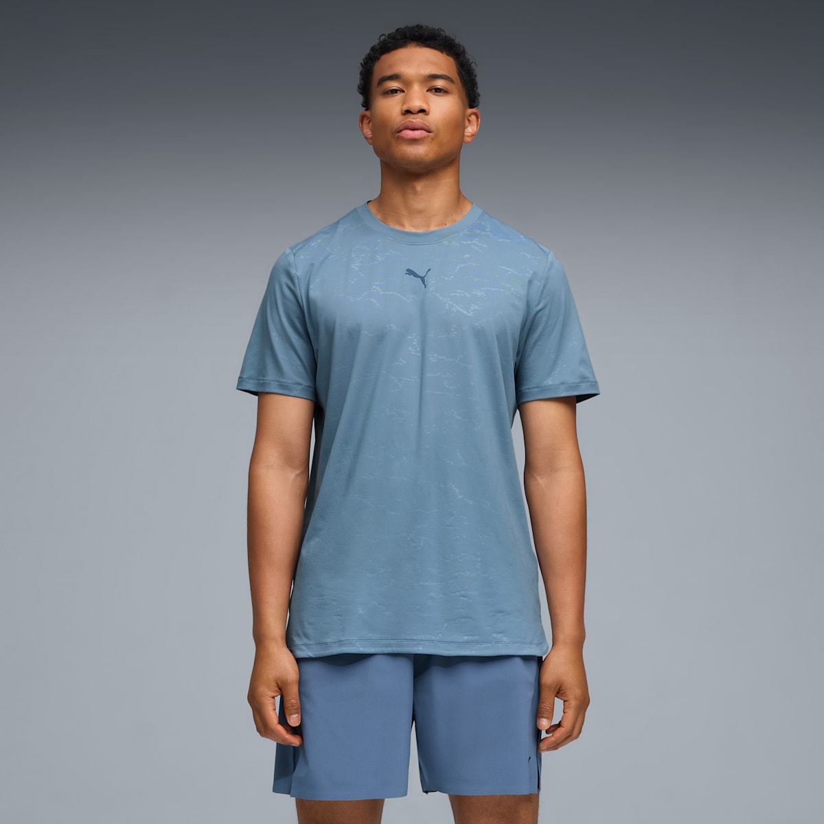 CLOUDSPUN Embossed Tee Men - Cool Blue model image