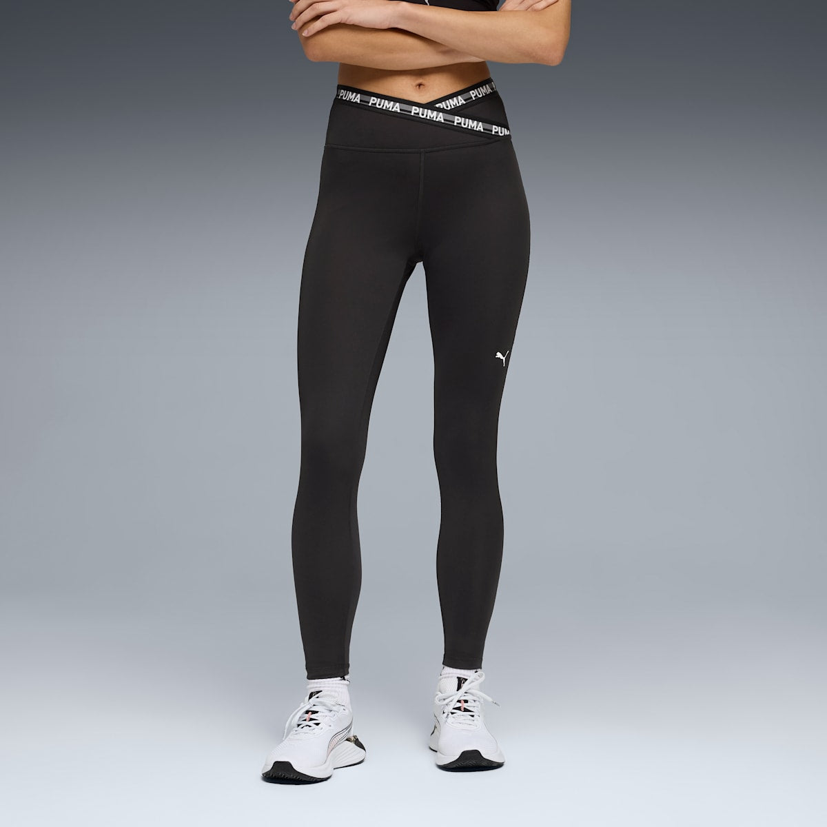PUMA Strong Cross-Front High-Waist 7/8 Tights Women - PUMA Black model image