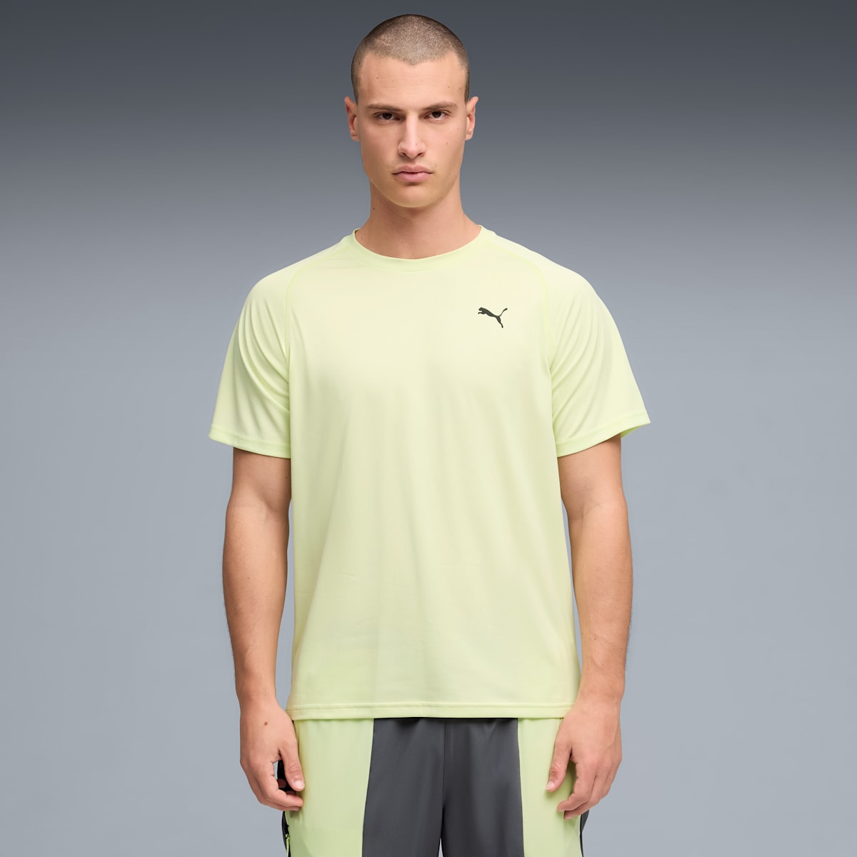 PWRTRAIN Training Tee Men - Apple Spritz model image