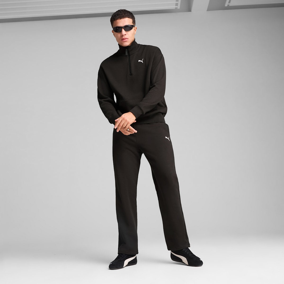 WARDROBE Essentials Relaxed Sweatpants Men - PUMA Black - model-back