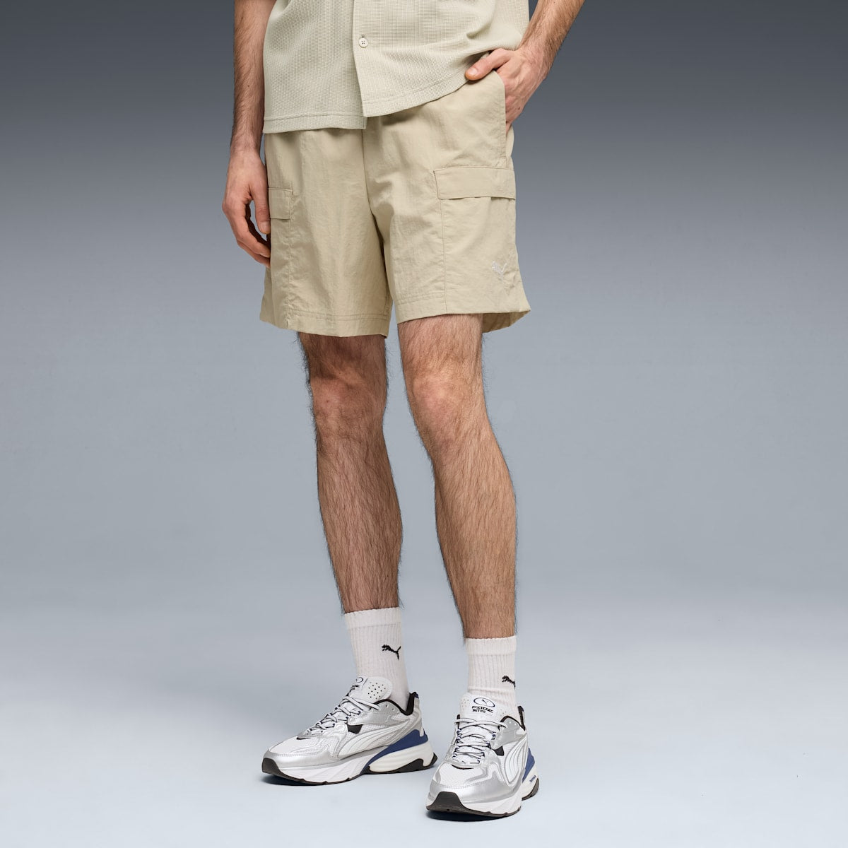 WARDROBE Essentials Relaxed Cargo Shorts 6" Men - Pebble Gray - model-front