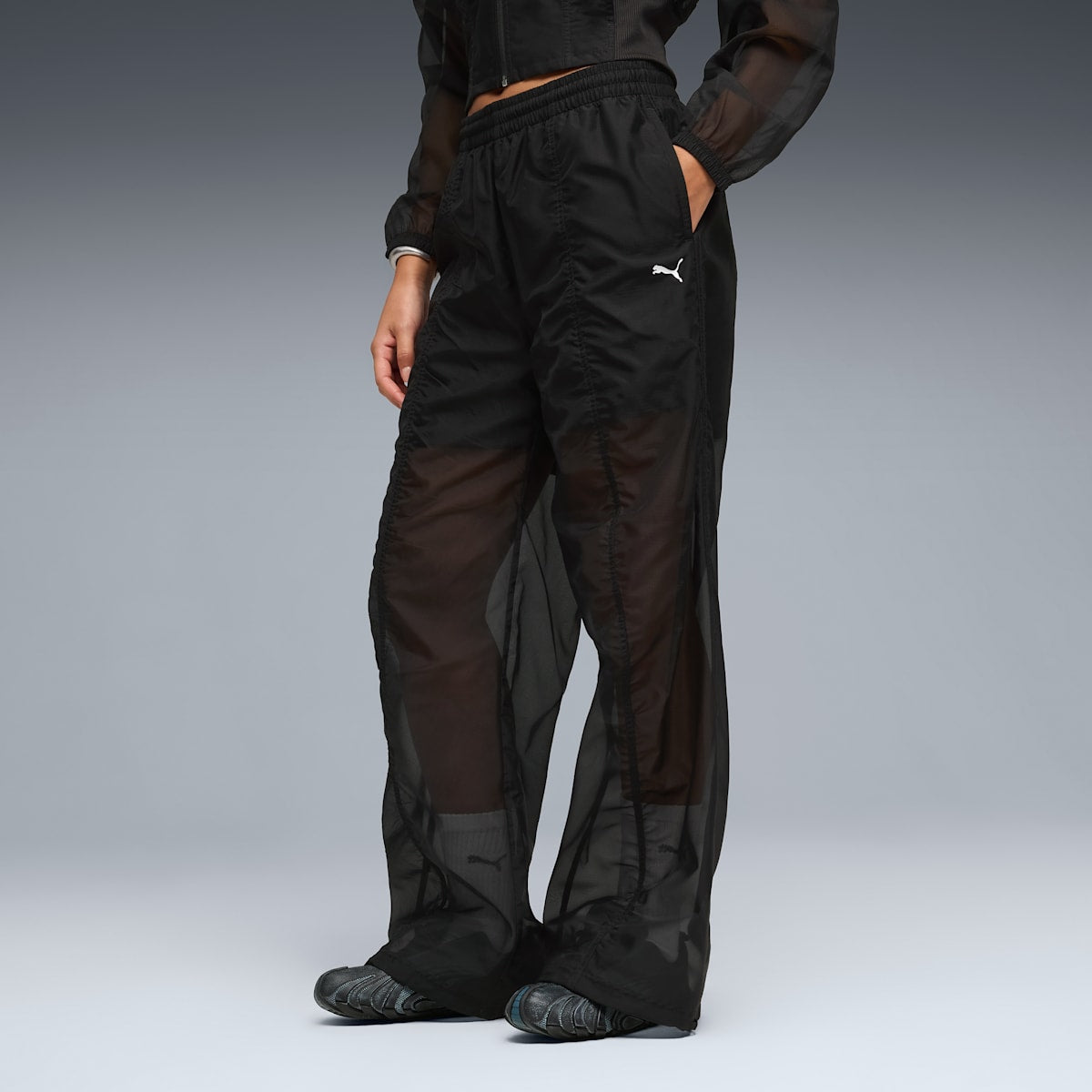 DARE TO Woven Pants Women - PUMA Black model image