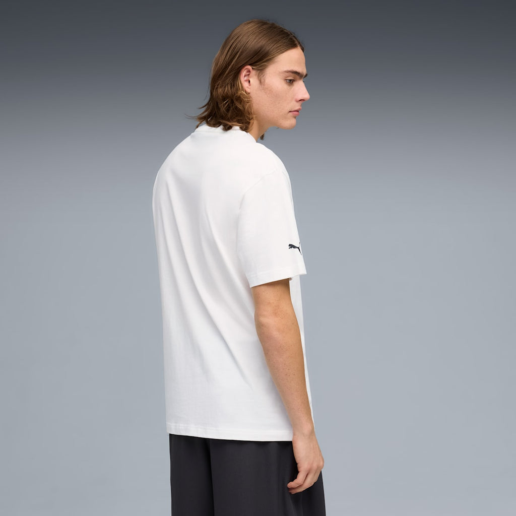 PUMA x ASTON MARTIN ARAMCO F1® TEAM Relaxed Tee Men - PUMA White - model-side
