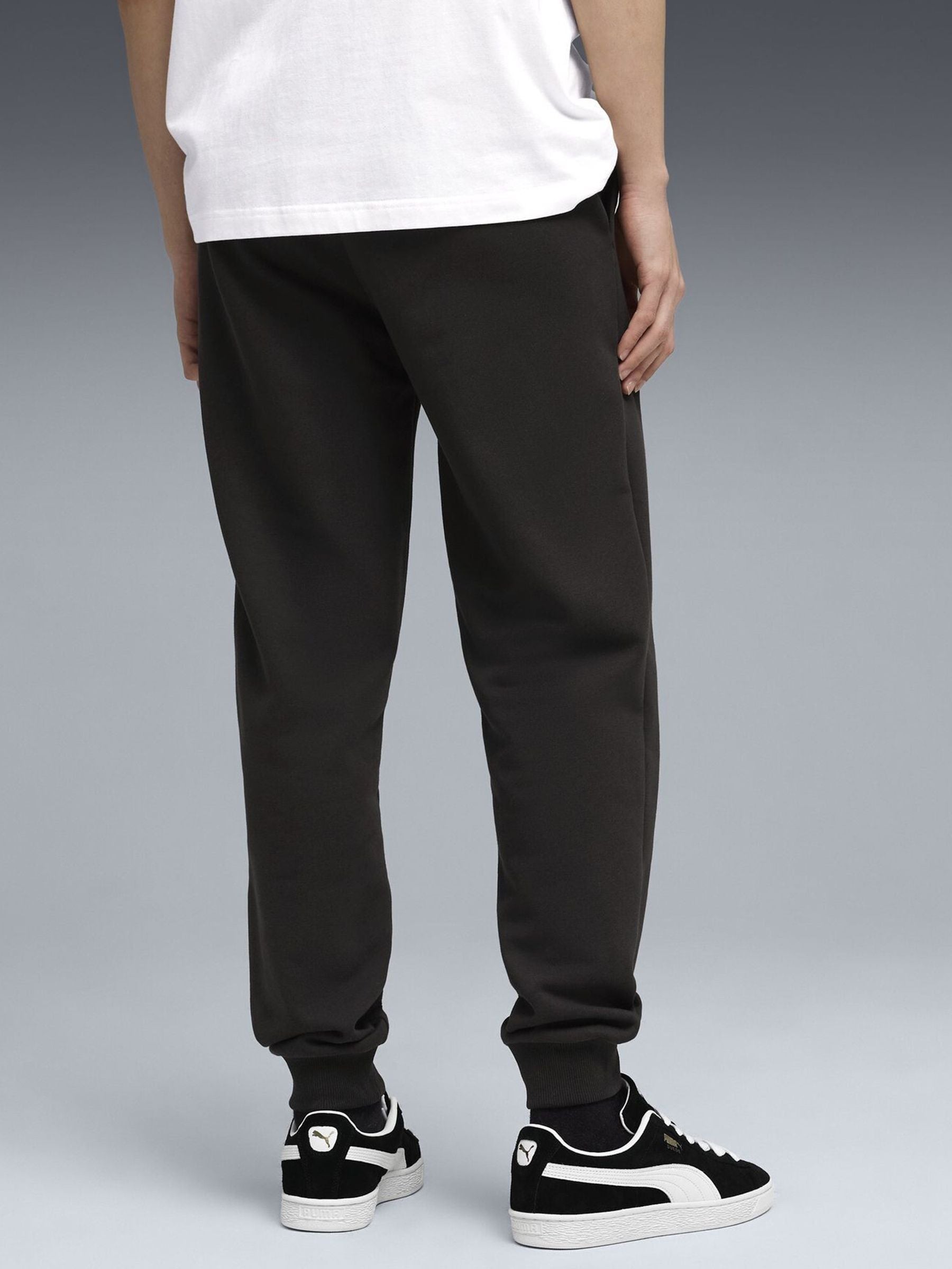 PUMA x ASTON MARTIN ARAMCO F1® TEAM Essentials Sweatpants Men, PUMA Black, view 2
