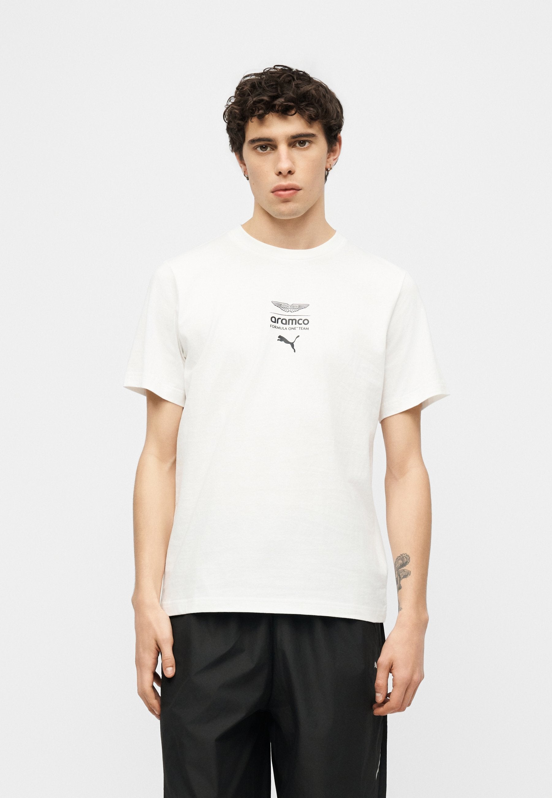 PUMA x ASTON MARTIN ARAMCO F1® TEAM Essentials Tee Men, PUMA White, view 5
