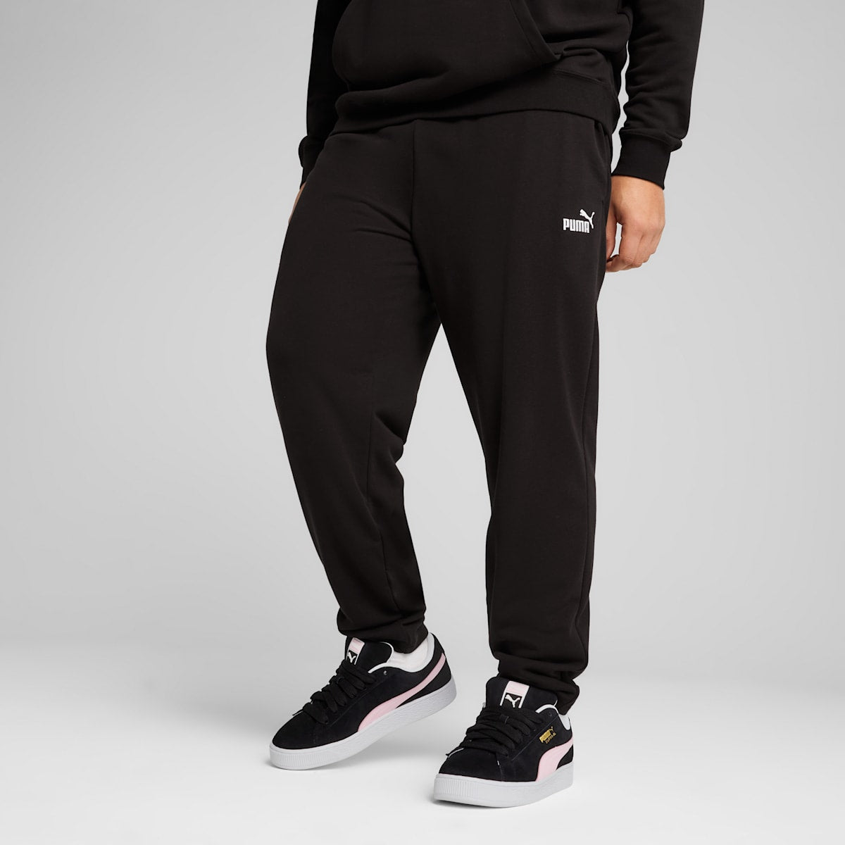 Essentials No. 1 Logo Sweatpants Men - PUMA Black - model-back