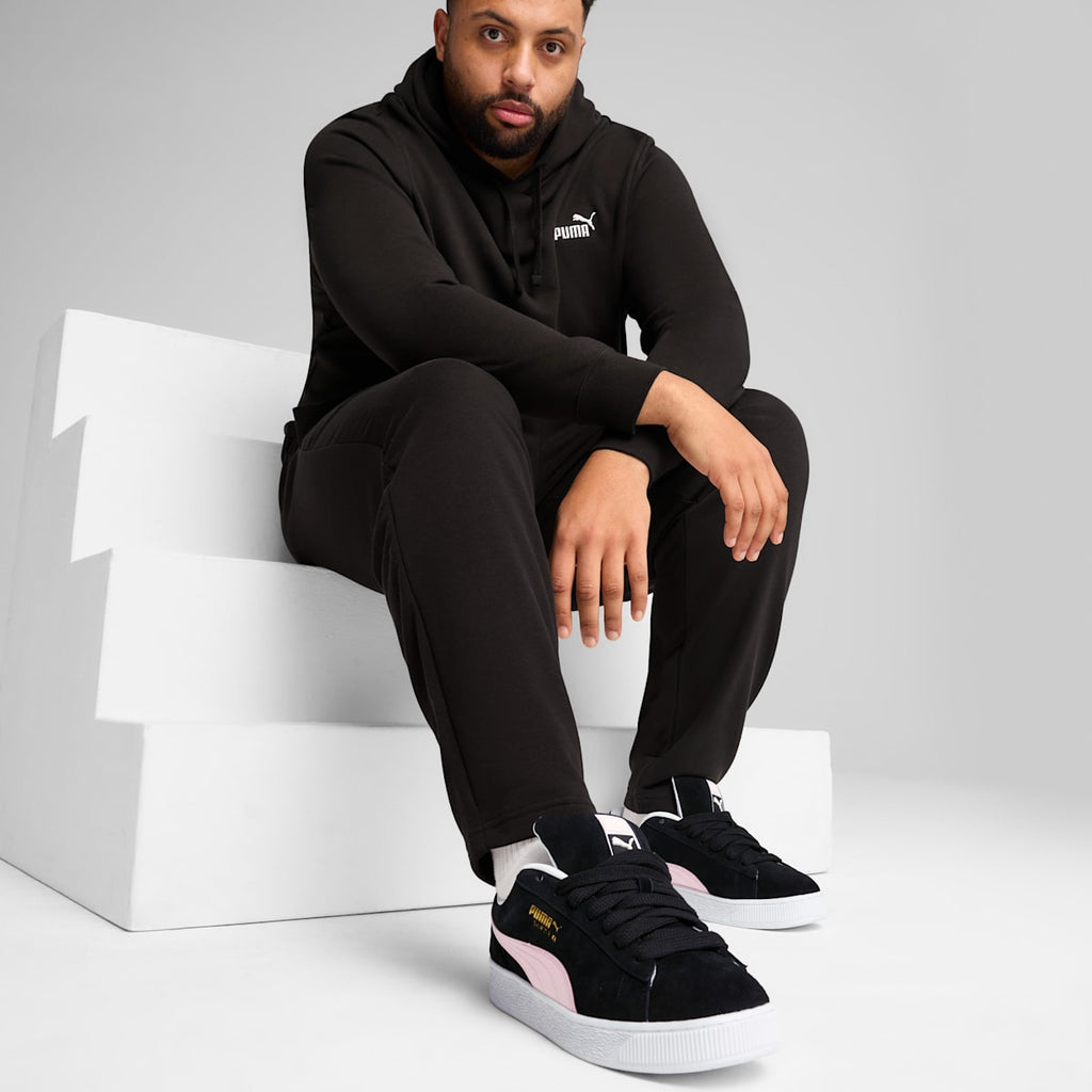 Essentials No. 1 Logo Sweatpants Men - PUMA Black - model-side