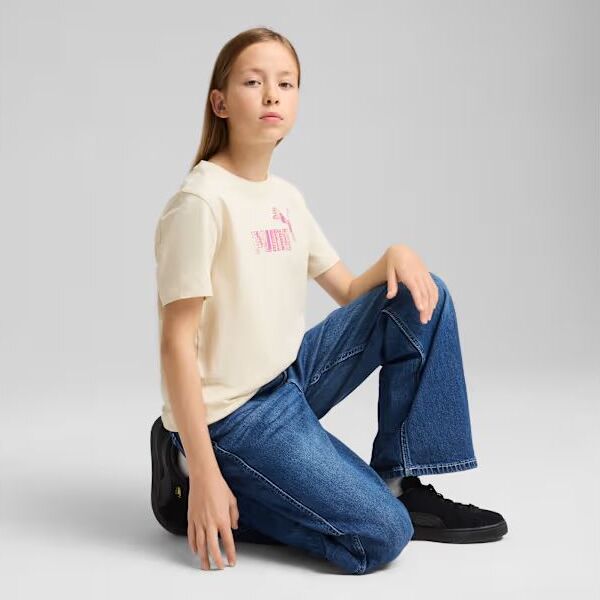 Essentials Nature 2.0 Tee Youth - Alpine Snow - seated model view