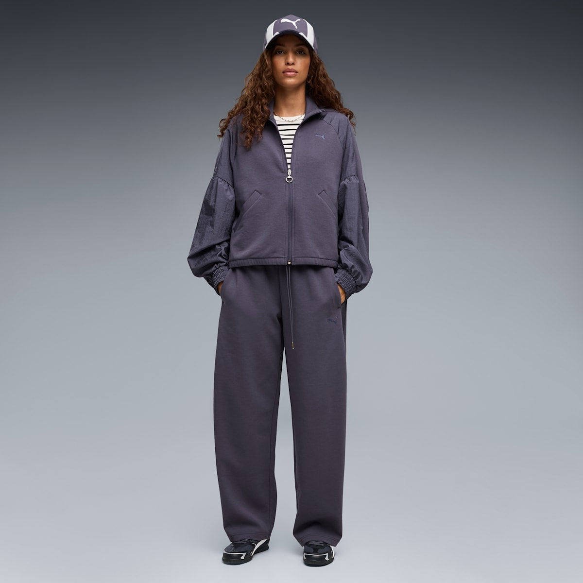 HER Relaxed Barrel Leg Pants Women - Inky Depths - on model