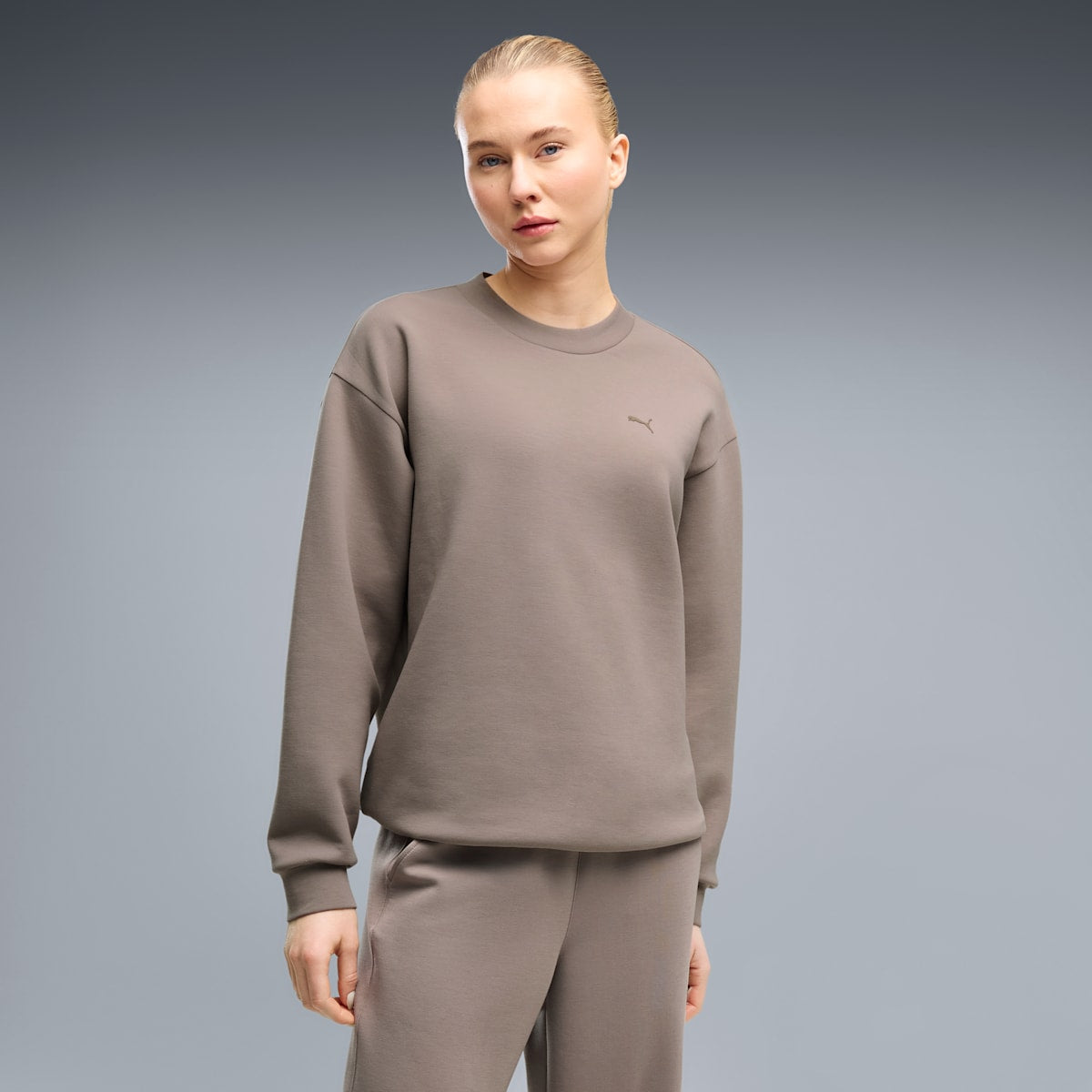 CLOUDSPUN Relaxed Crew Neck Top Women - Mouse Gray - on model