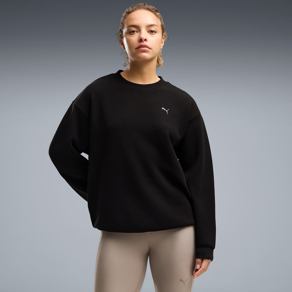 CLOUDSPUN Relaxed Crew Neck Top Women - PUMA Black - on model