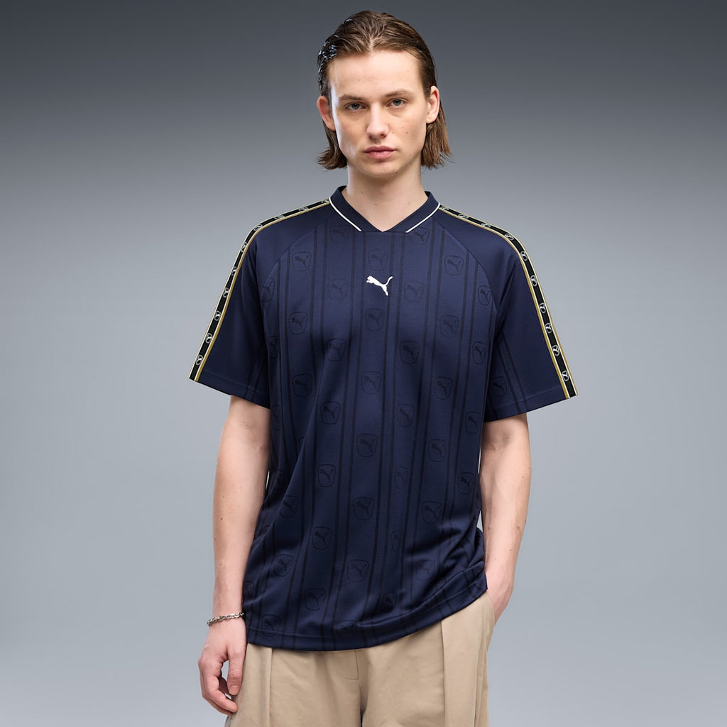 PUMA Class Relaxed Tee Men - PUMA Navy - on model