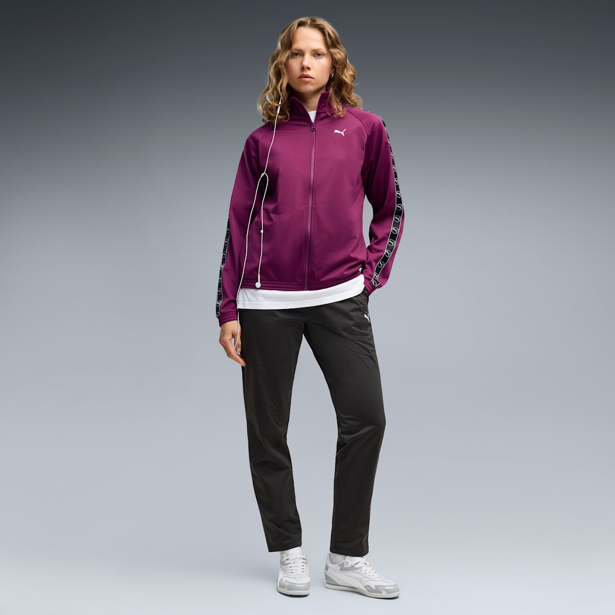 Poly Standard Tracksuit Women - Fuchsia Glow - on model