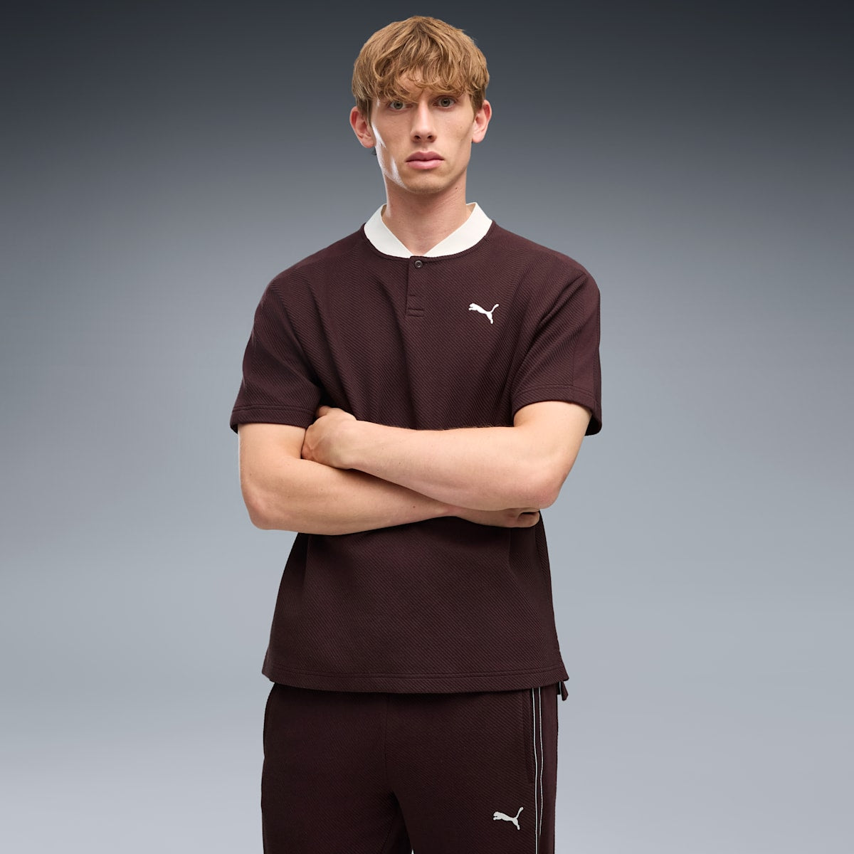 PUMA Class Relaxed Polo Men - Chocolate Fondue - on model