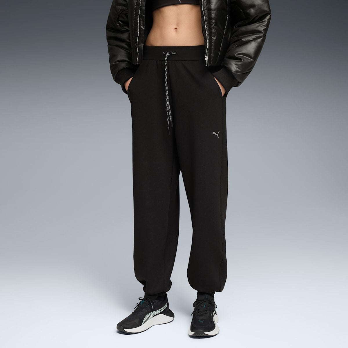 Cloudspun Ultra Soft Women's Training Joggers - PUMA Black - on model