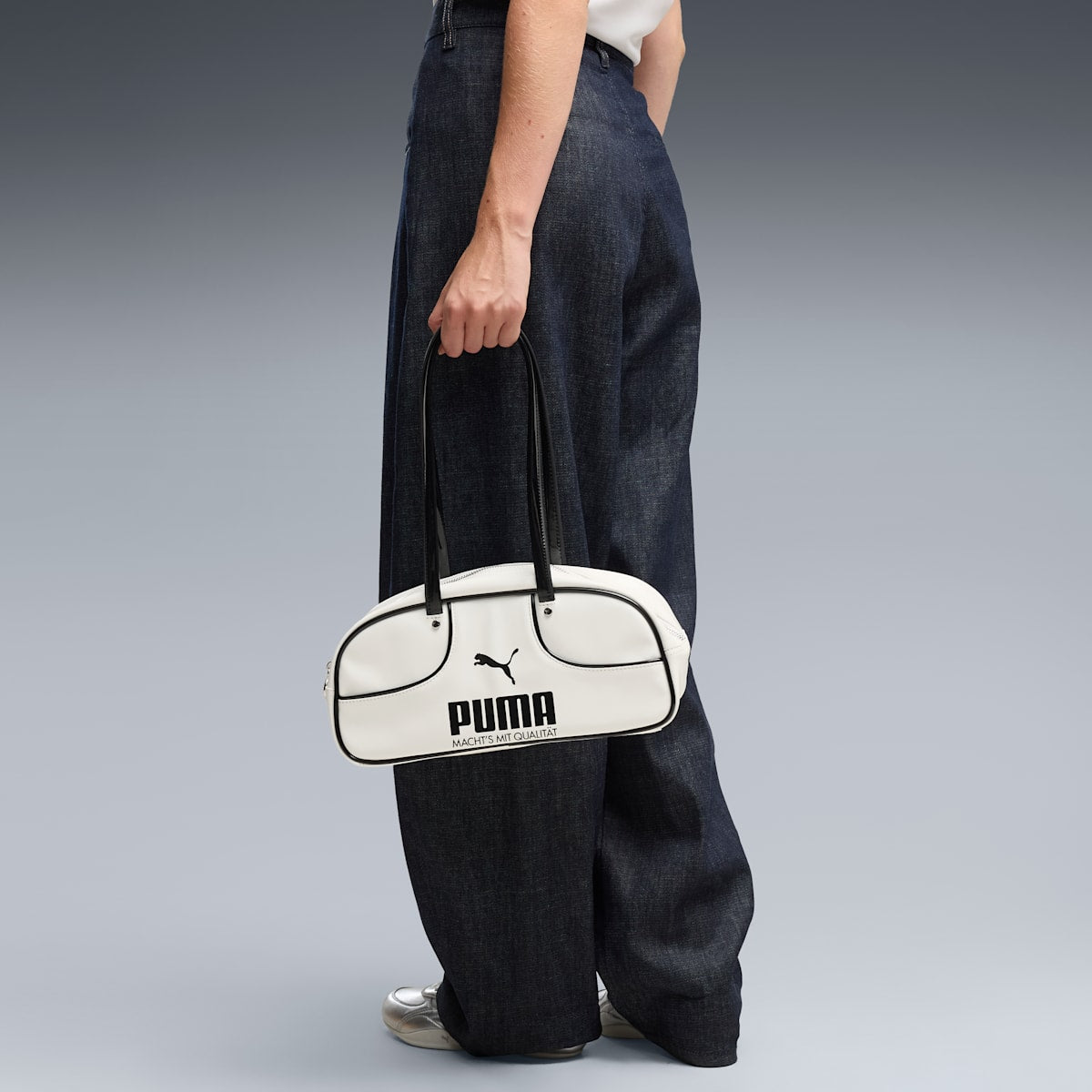 PUMA 1976 4L Grip Bag - PUMA White-PUMA Black - Model view
