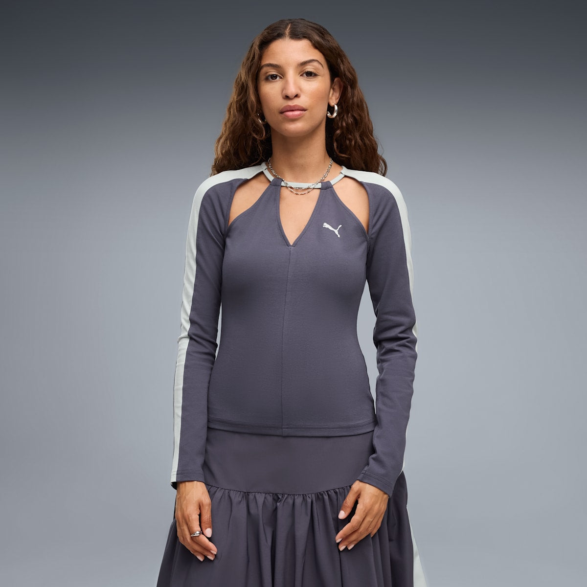 T7 Women's Slim Long Sleeve Cut-Out Tee - Inky Depths-Crème De Mint - on model
