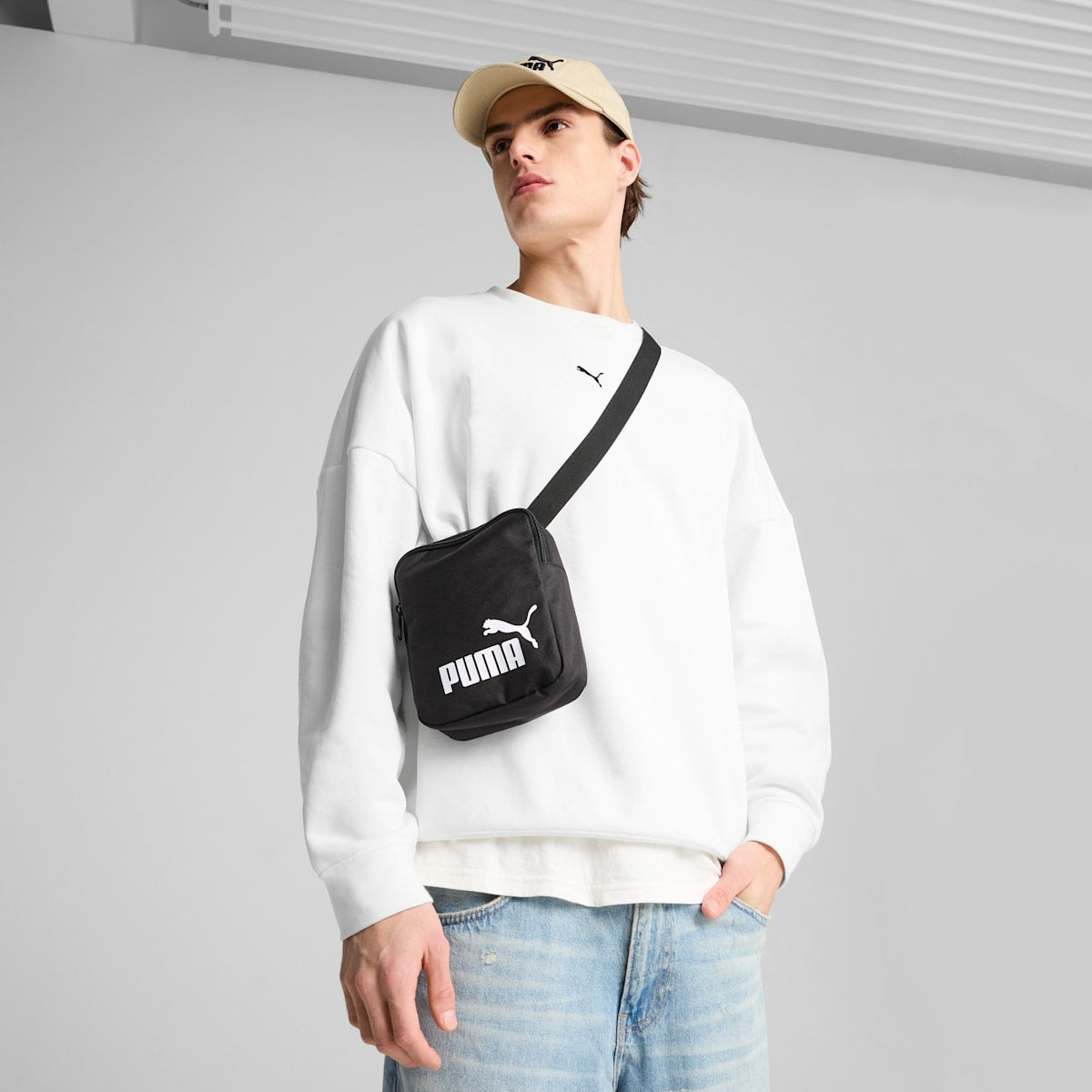 PUMA Phase Portable Bag - PUMA Black - Model view